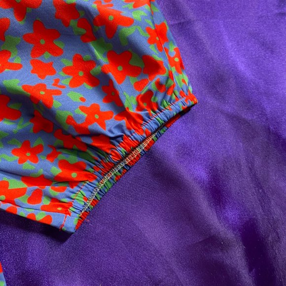 New๐Floral Blouse Button down with long Sleeves - Picture 9 of 12